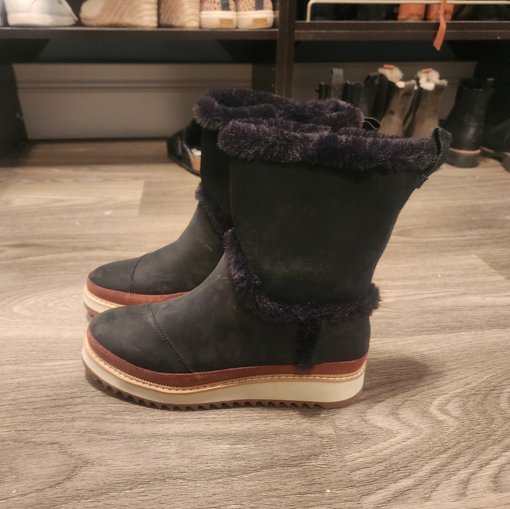 Toms winter boots 7.5US